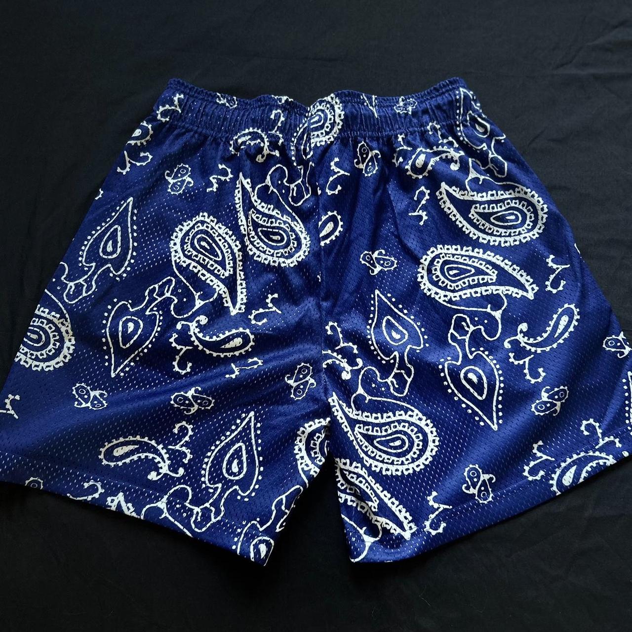 Eric Emanuel EE Baggy Shorts – Iconic Men’s Basketball Shorts with Graphic Print