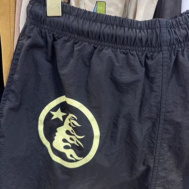 Hellstar LeisureFit Shorts – Relaxed Cut with Laid-Back Vibes