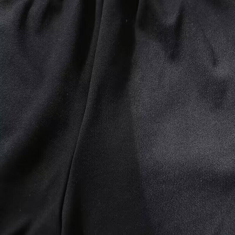 Hellstar LeisureFit Shorts – Relaxed Cut with Laid-Back Vibes